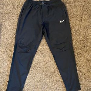 Nike Kylie Irving basketball pants